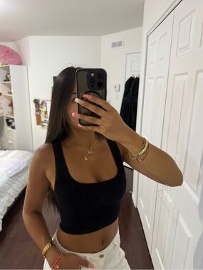 Aritzia Black Ribbed Scoop Crop Tank